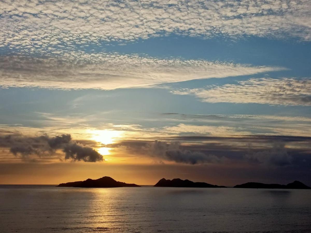 Precioso Apartamento Con Terreno Y Vistas A Cies Vigo Zewnętrze zdjęcie